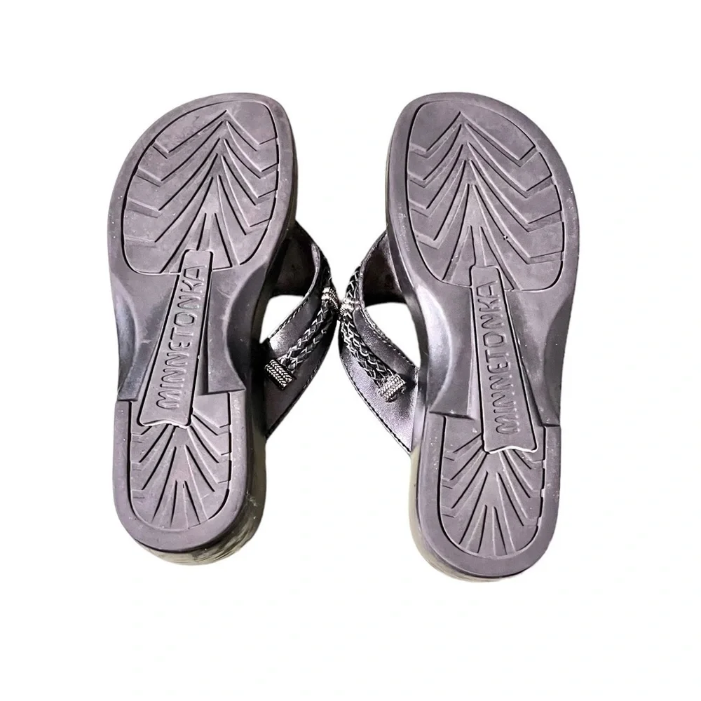 Minnetonka Silverthorne Leather Sandals  Size 7 Black